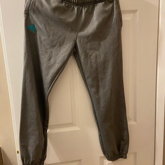 Adidas large - Picture 2 of 3